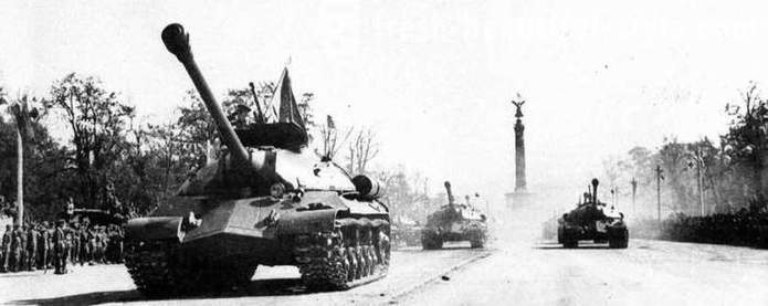 Prečo Sovietsky zväz ukázal na prehliadke v Berlíne, IS-3 tanky