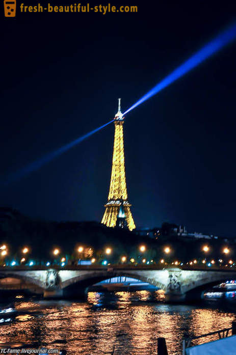 Pešo cez mosty Paríža