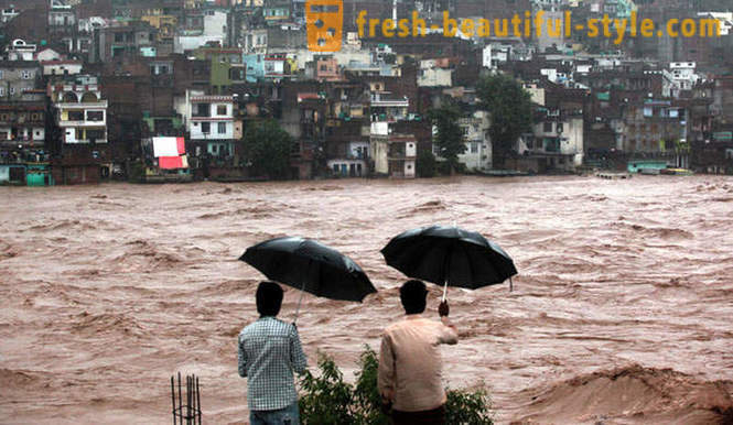 Historické povodne v Indii a Pakistane
