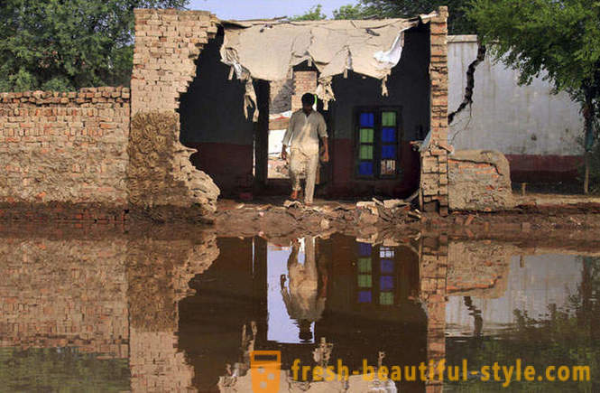 Historické povodne v Indii a Pakistane