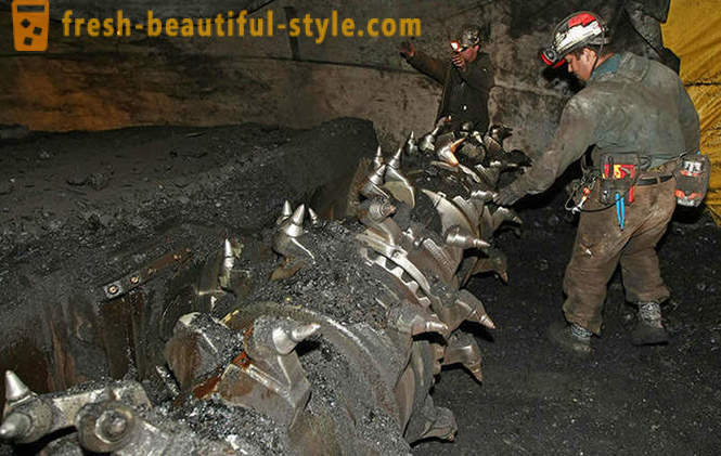 Uhlie - staroveký podzemné továreň