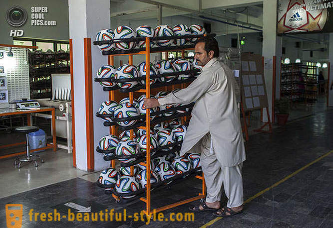 Výroba z úradných 2014 Svetového pohára lôpt v Pakistane