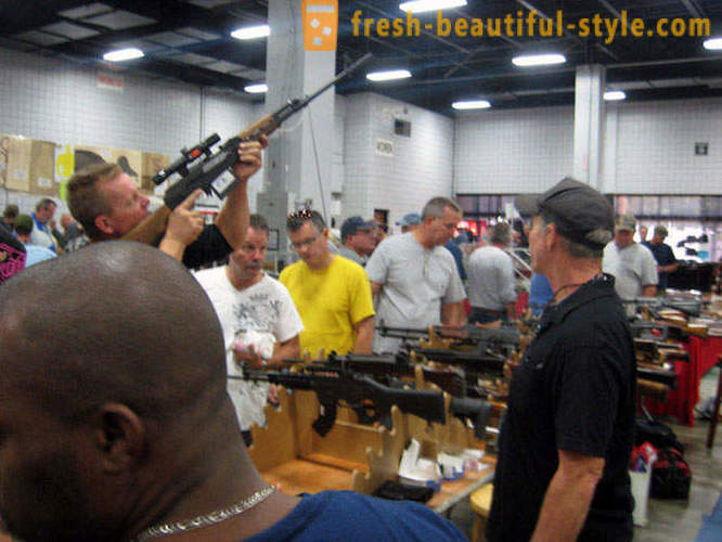 Výstava a predaj zbraní v USA