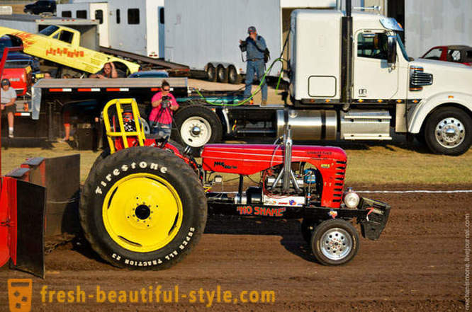 Traktory na steroidy alebo závodu v Texase