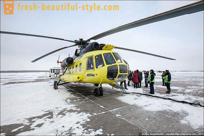 Lietanie vrtuľníkom Mi-8 na snehu Surgut