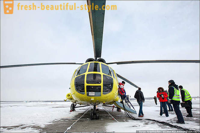 Lietanie vrtuľníkom Mi-8 na snehu Surgut