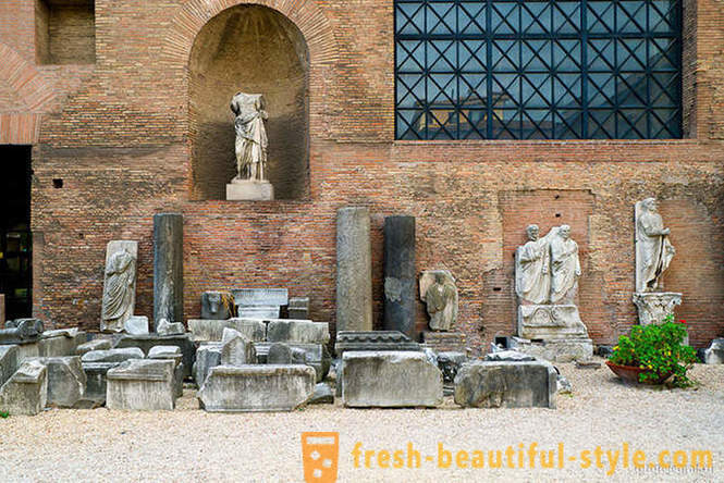 Pri prechádzke po antických kúpeľov v Ríme
