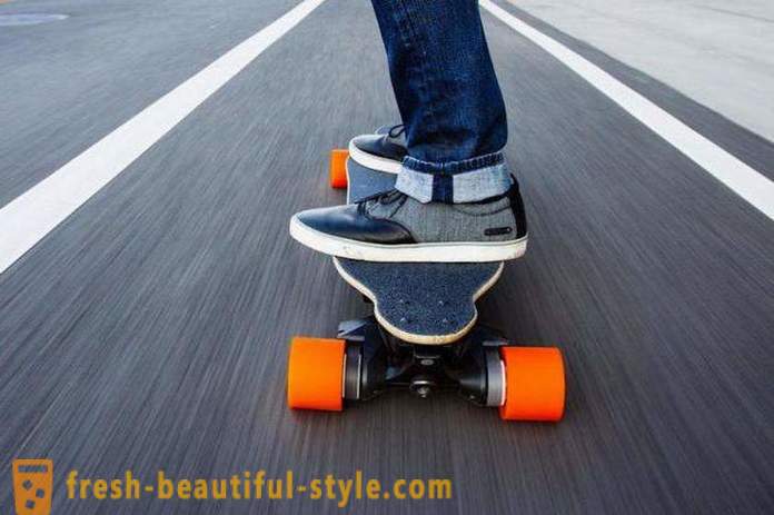 Giroskuter - elektrický jednostopové skateboard. Rozdiely oproti skateboardu všetkých štyroch kolies