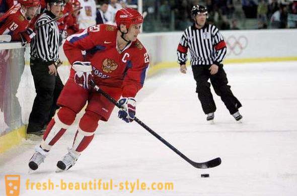 Ruský hokejista Alexej Kovaľov: biografie a kariéra v športe