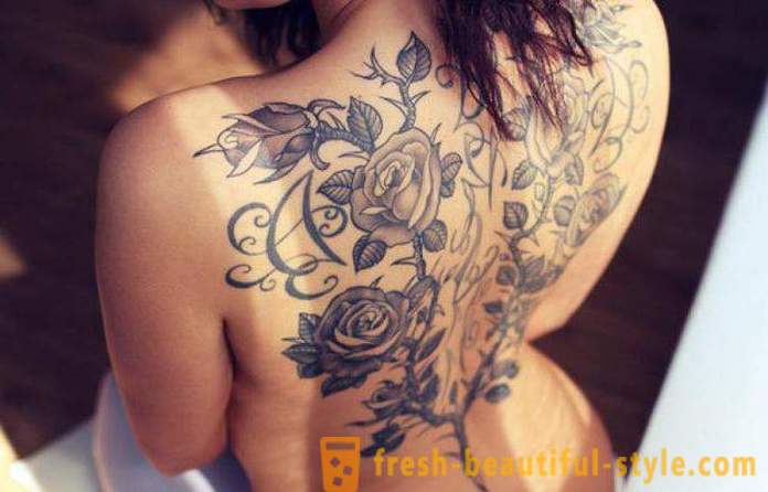 Tetovanie pre dievčatá na chrbte: štýly, vzory, voľby