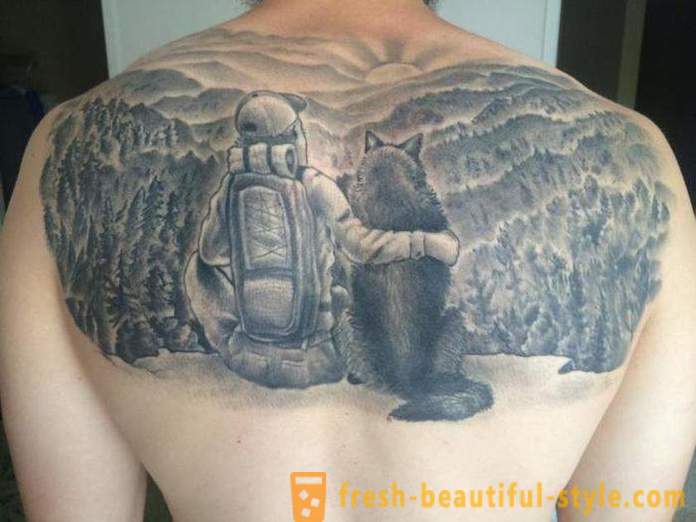 Pánske tetovanie na chrbte: klady, zápory a možnosti náčrtky.