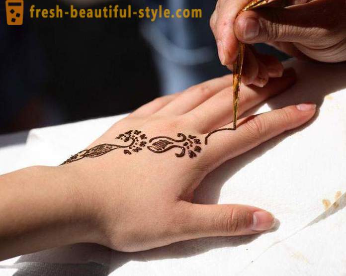 Henna tetovanie. Ako vyrobiť dočasné henna tetovanie