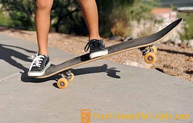 Ako sa naučiť jazdiť na skateboarde na vlastnú päsť?