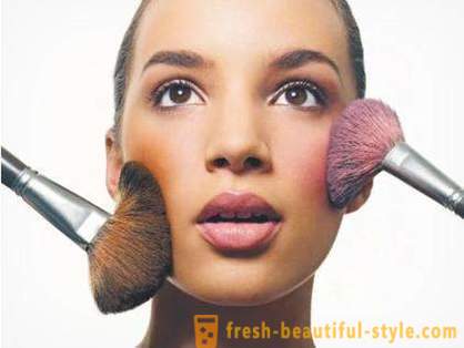 Krásny a prirodzený make-up alebo ako aplikovať červeň
